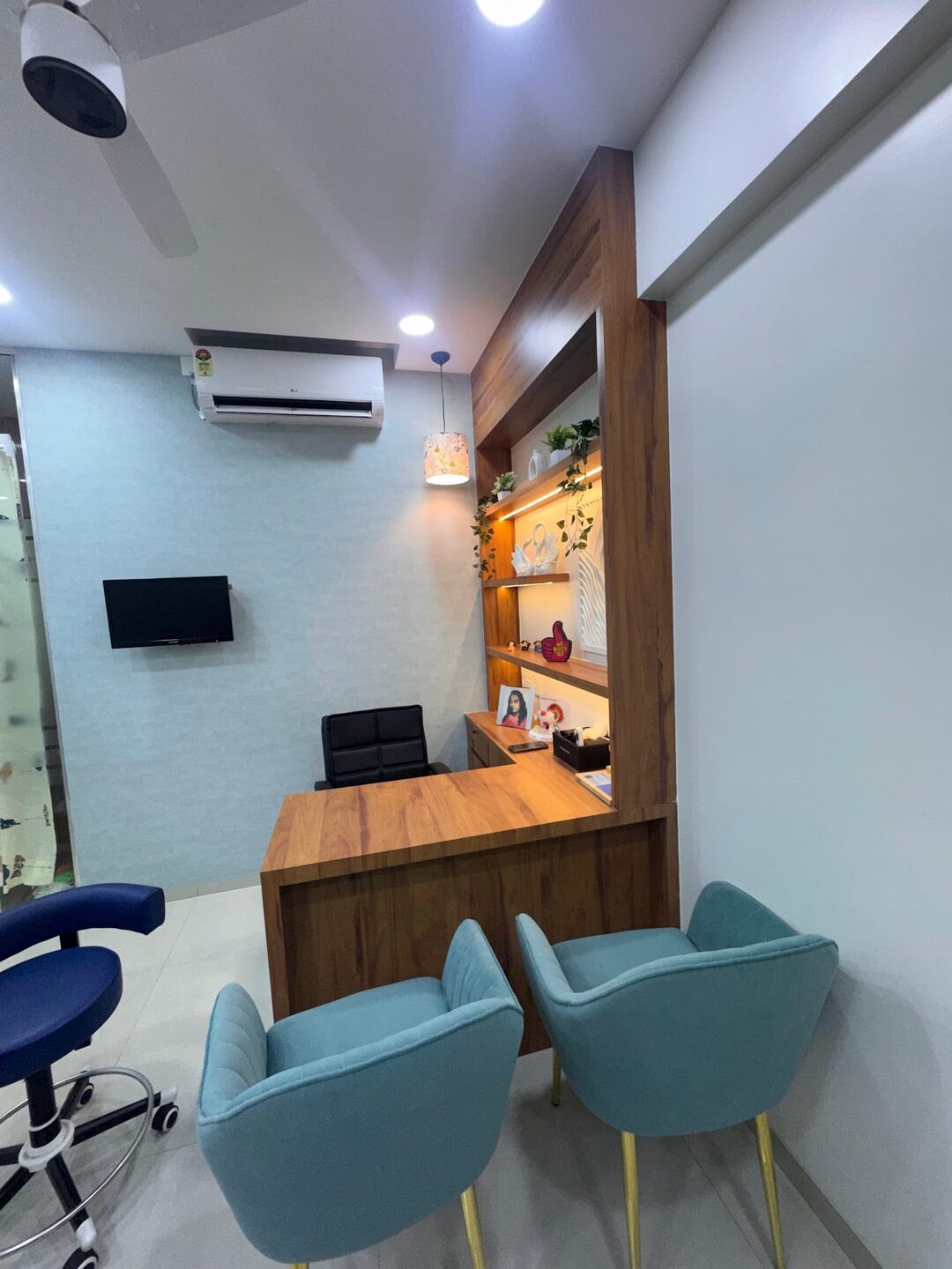 The eye doctor Kharadi parents trust with their children
